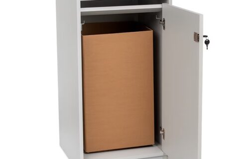 Koka skapji ar kasti